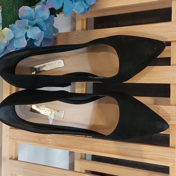 Billini Black Suede Block Heels EU39/AU8 - Picture 2 of 5